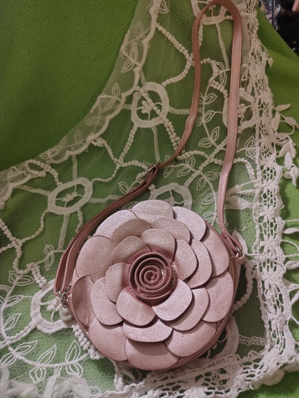 Stylish Target Pink Metallic Rosette Flower Crossbody Clutch Purse 3D Floral
